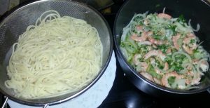 spaghettis crevettes mijotent